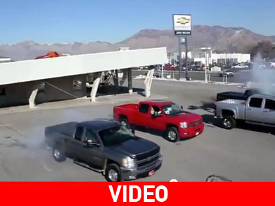 Τέσσερα Chevrolet Silverado κατεδάφισαν… κτήριο